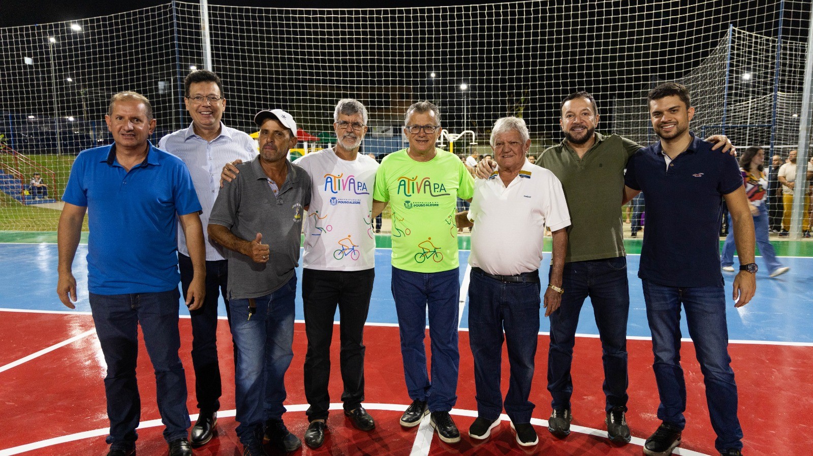 Imagem 1 da notícia: Vereadores participam da entrega de complexo esportivo no Cidade Vergani