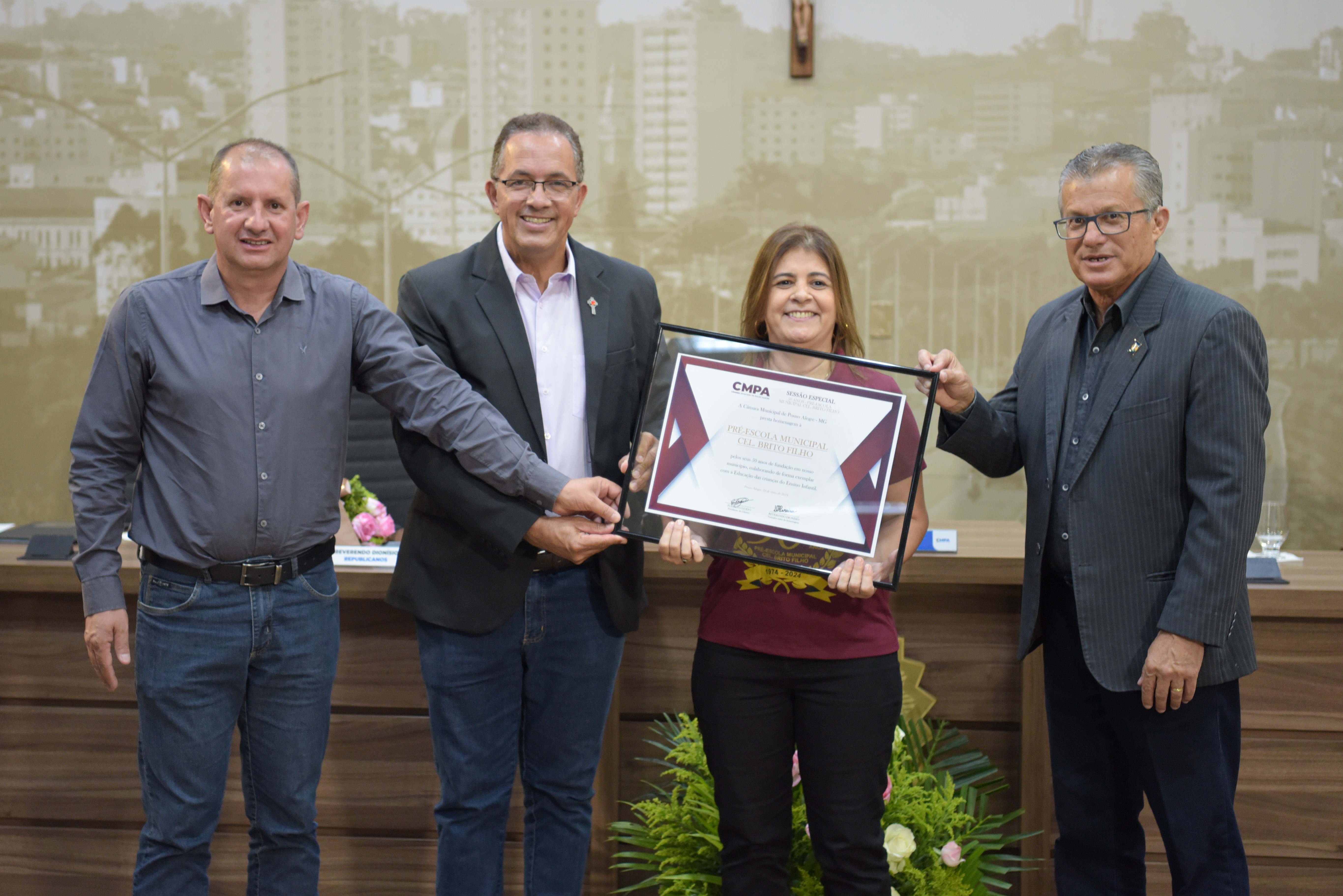 Imagem 1 da notícia: Câmara de Vereadores presta homenagem à Pré-Escola Coronel Brito Filho pelos 50 anos de fundação