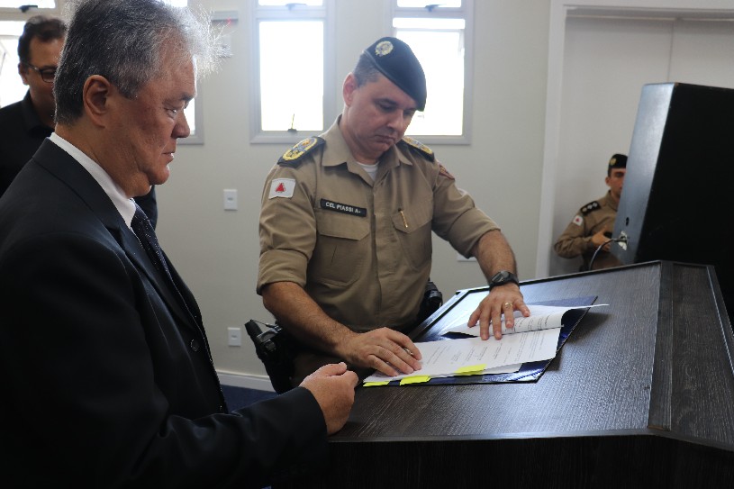 Imagem 4 da notícia: Vereadores acompanham inauguração da nova sede do Colégio Tiradentes
