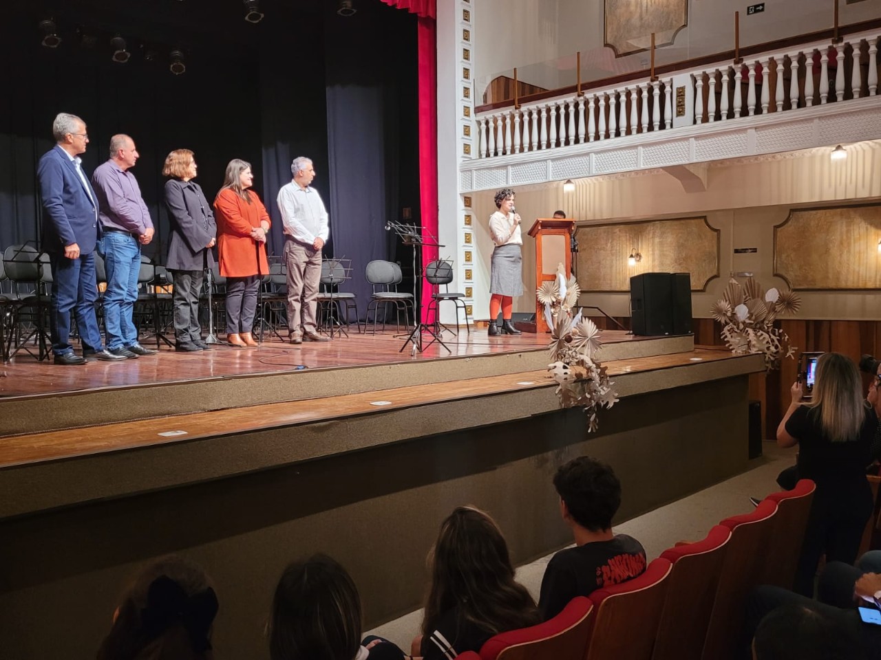 Imagem 3 da notícia: Presidente da Câmara participa do lançamento da Orquestra Experimental de Pouso Alegre