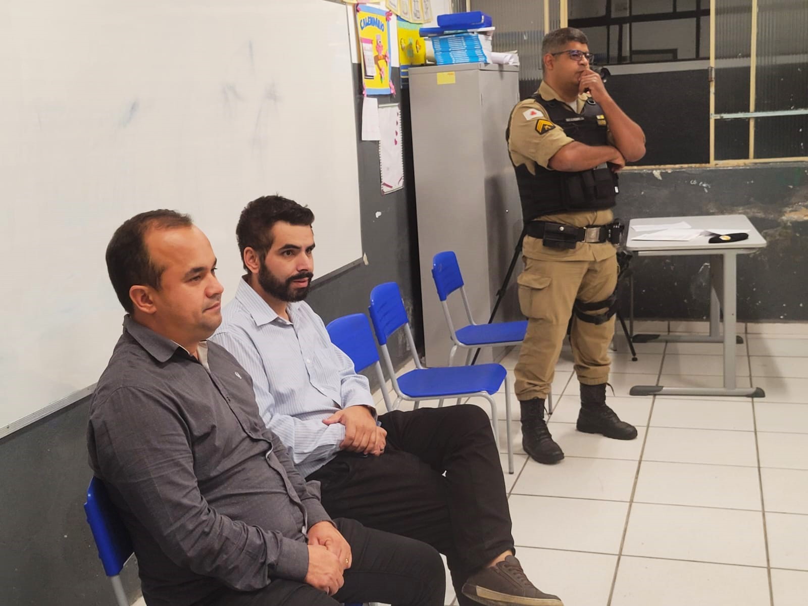 Imagem 3 da notícia: Vereador realiza reunião com moradores do Costa Rios para debater segurança pública
