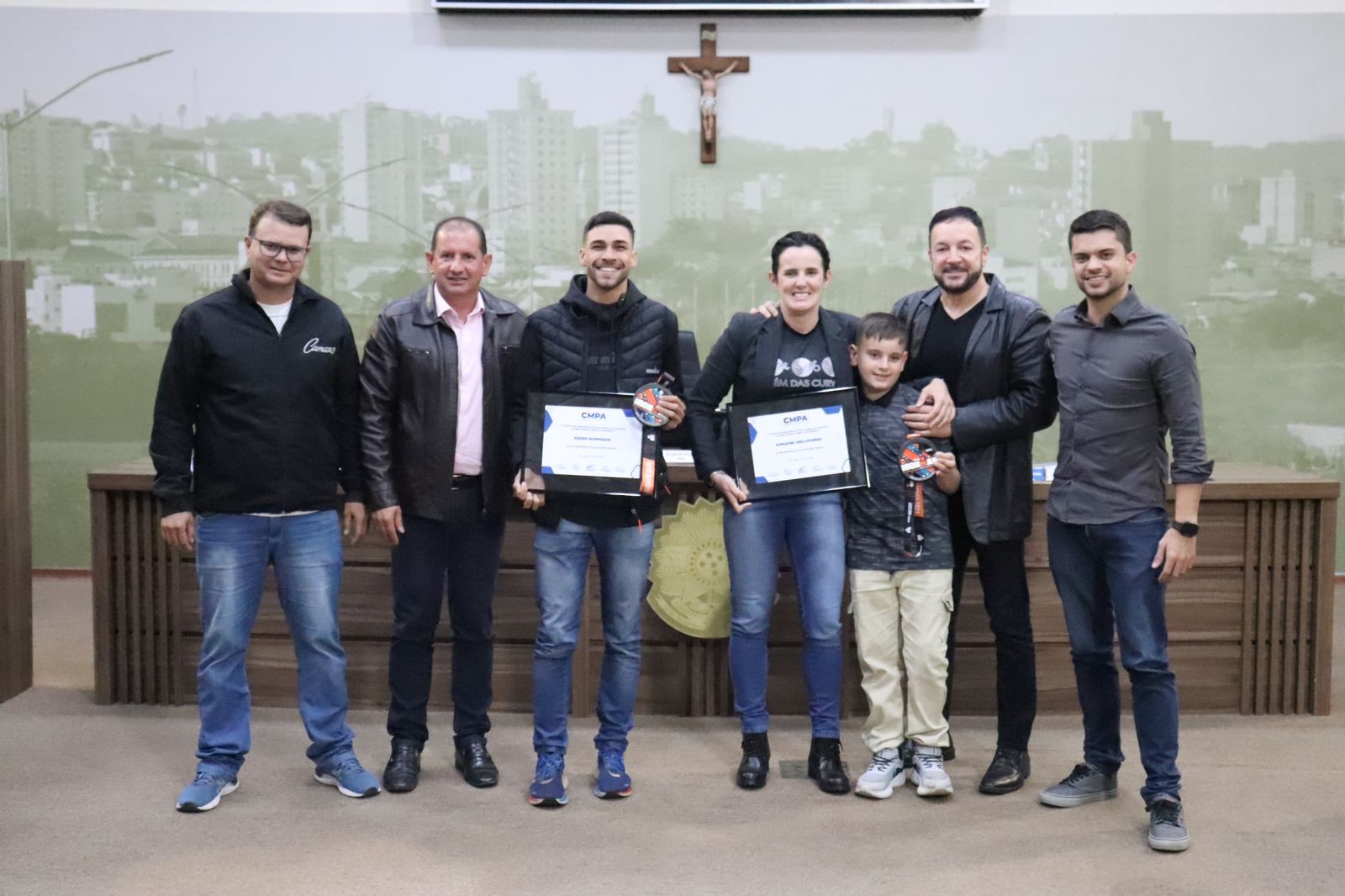 Imagem 1 da notícia: Triatletas pouso-alegrenses são homenageados na Câmara