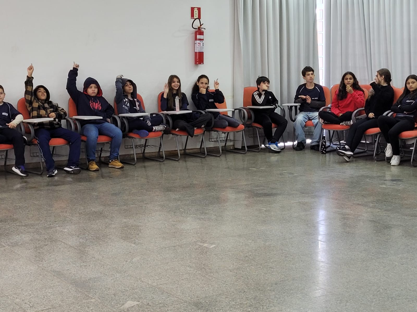 Imagem 5 da notícia: Diretora da Escola do Legislativo participa de roda de conversa sobre racismo na Escola Sesi-Senai