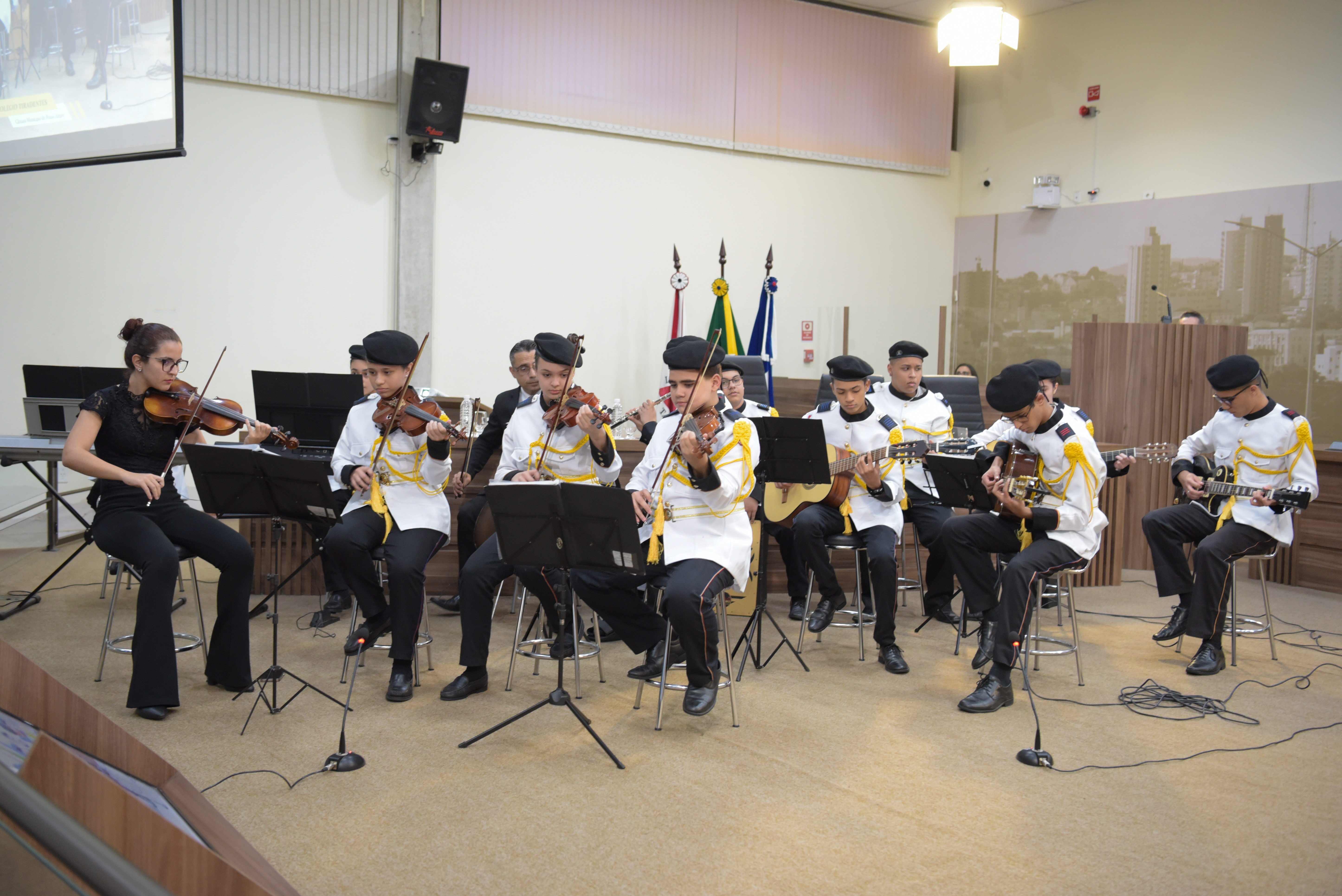 Imagem 2 da notícia: Nova fase do Colégio Tiradentes de Pouso Alegre é celebrada na Câmara