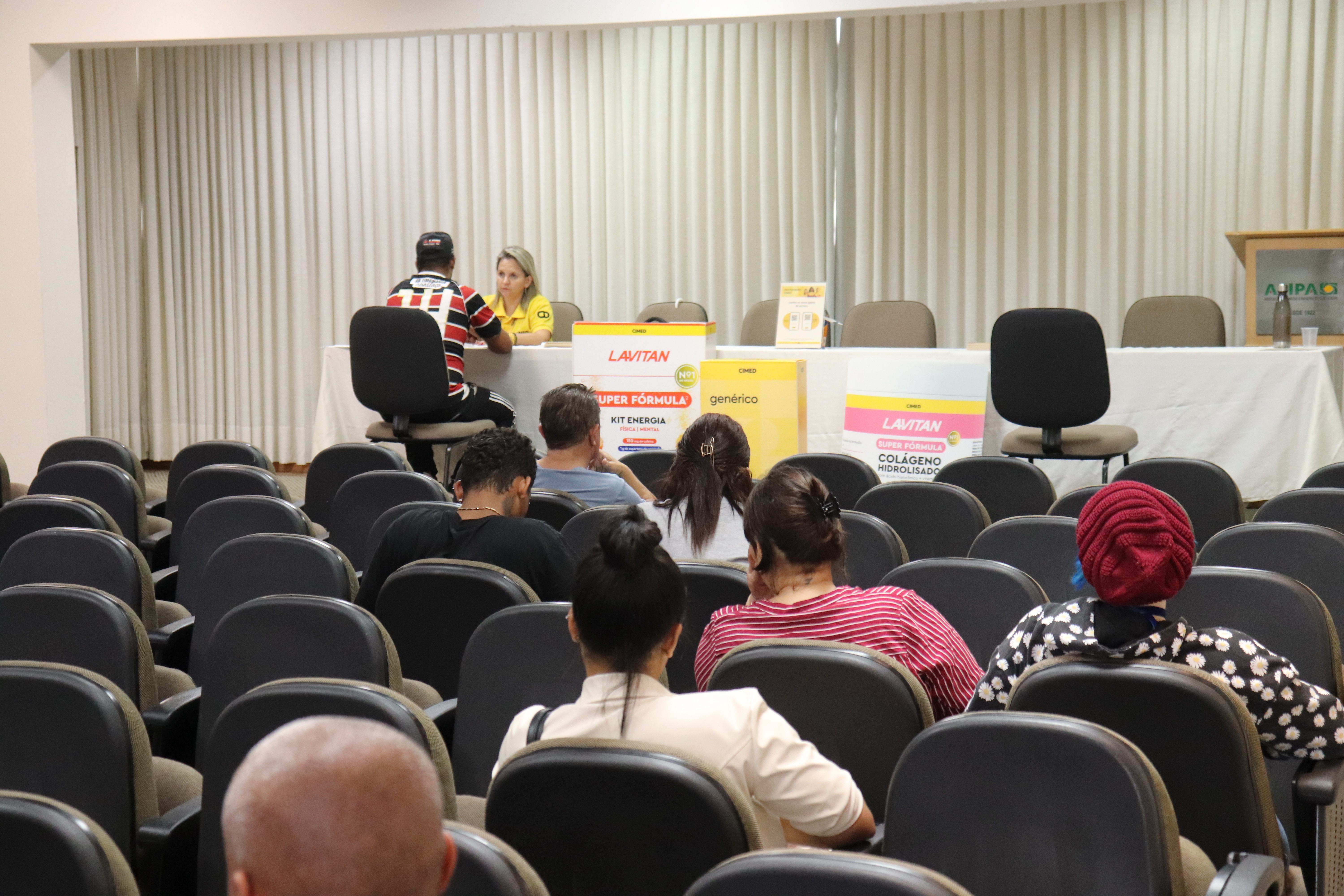 Imagem 1 da notícia: CAC da Câmara participa de Feirão de Empregos da CIMED