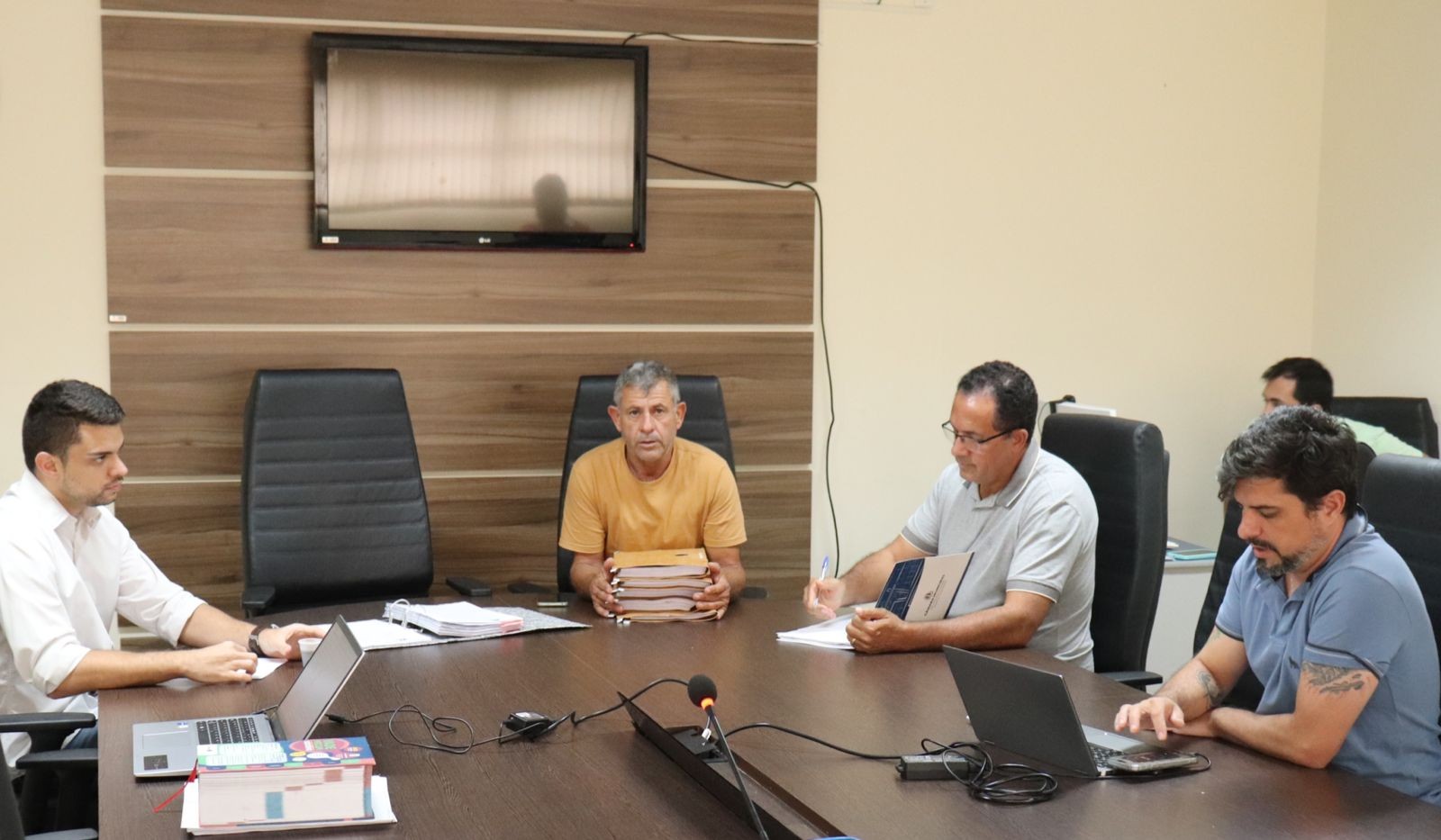 Imagem 1 da notícia: CPI que investiga contrato da Prefeitura com a empresa Engetech escuta envolvidos no caso