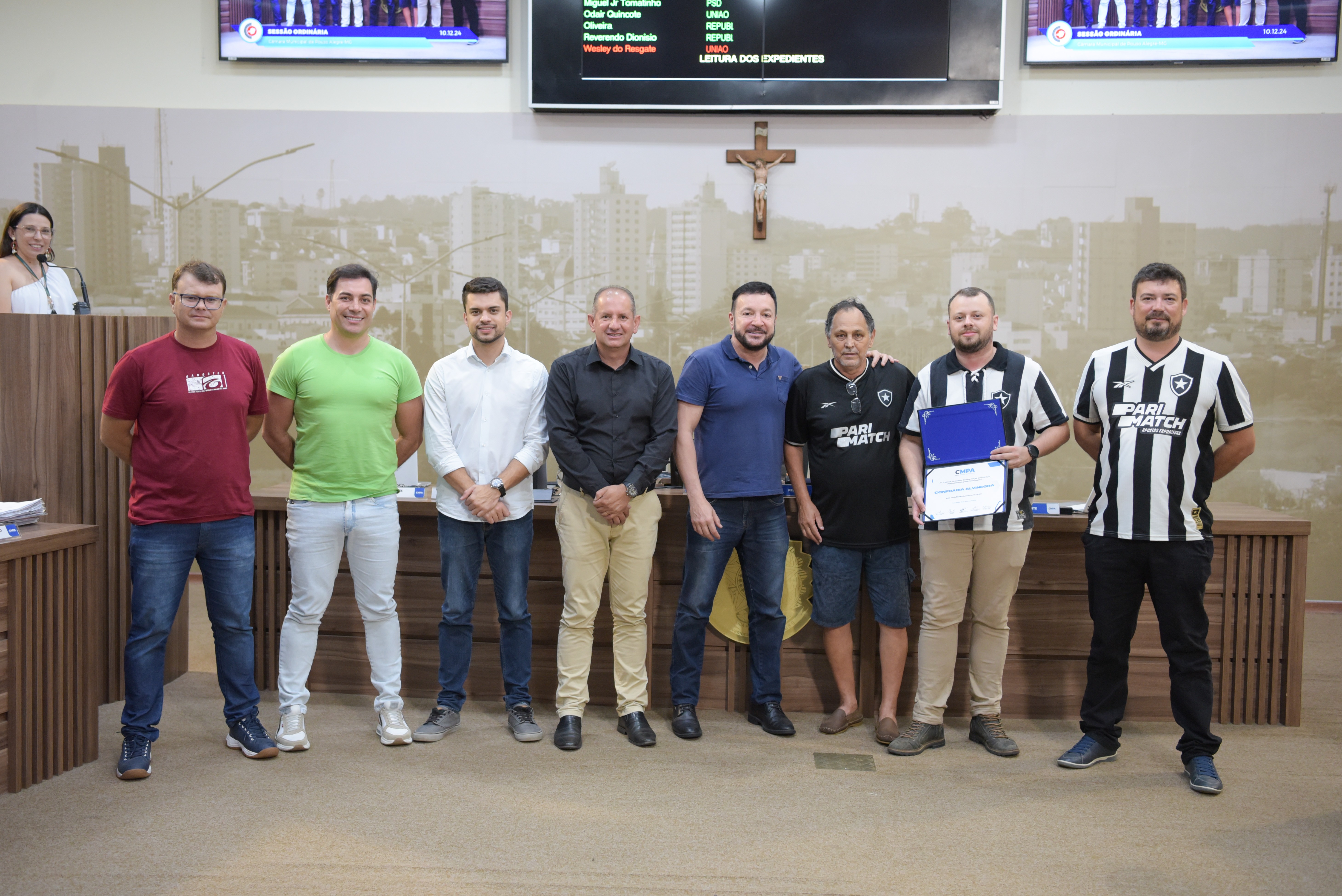 Imagem 1 da notícia: Confraria Alvinegra é homenageada na Câmara de Vereadores de Pouso Alegre