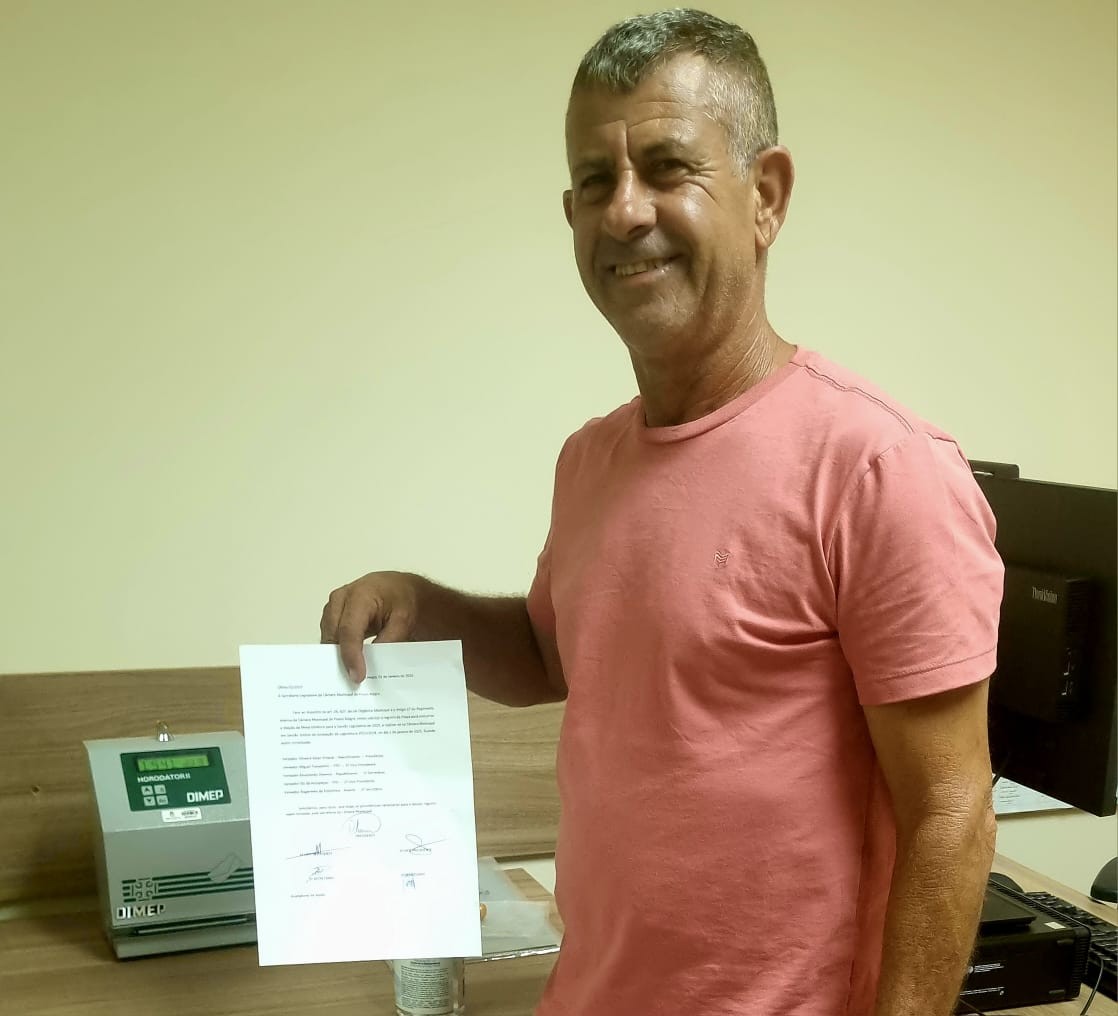 Imagem 1 da notícia: Vereador Oliveira protocola chapa para concorrer à Presidência da Câmara