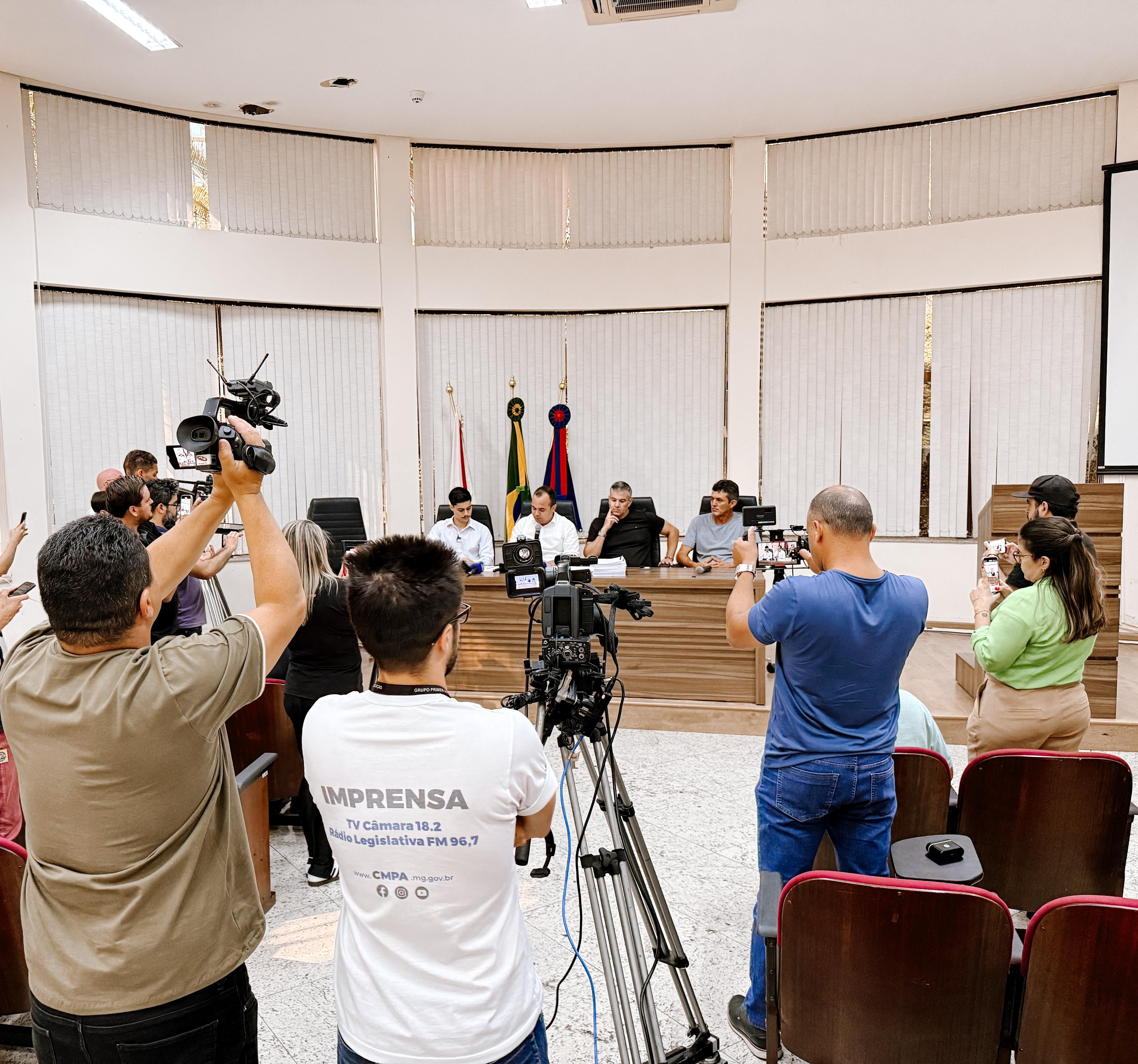 Imagem 1 da notícia: Vereadores requerem comissão de estudo para avaliar gastos públicos da Prefeitura
