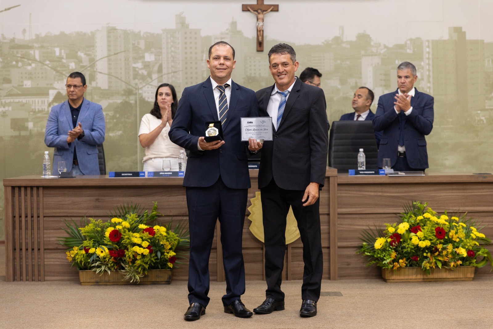 Imagem 6 da notícia: Câmara concede Insígnia Tiradentes a personalidades que se destacam na comunidade pouso-alegrense