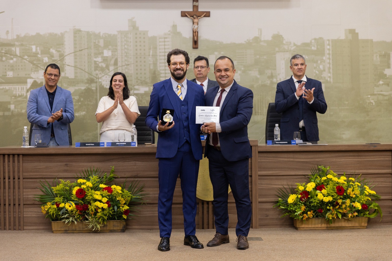 Imagem 7 da notícia: Câmara concede Insígnia Tiradentes a personalidades que se destacam na comunidade pouso-alegrense