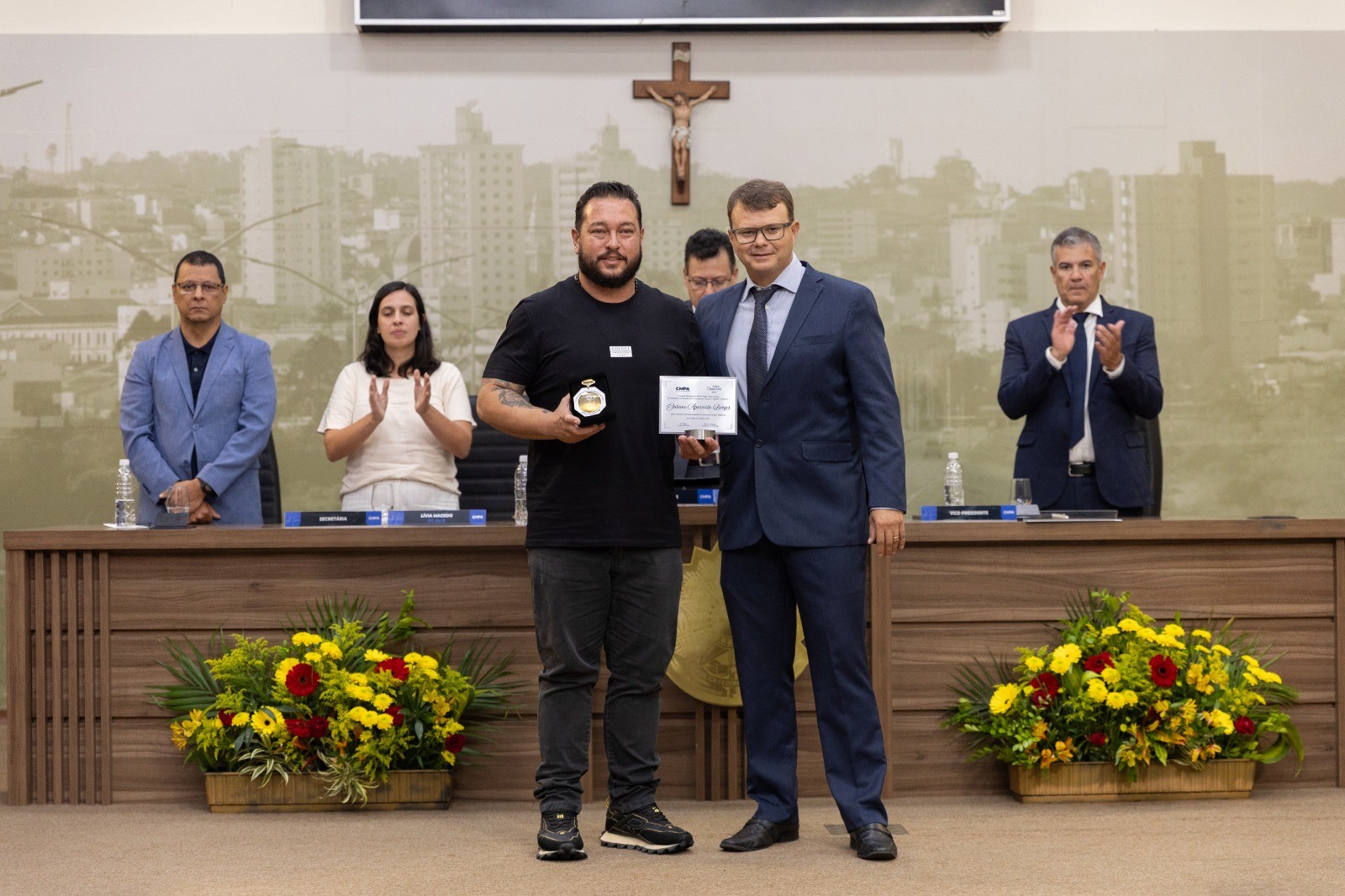 Imagem 11 da notícia: Câmara concede Insígnia Tiradentes a personalidades que se destacam na comunidade pouso-alegrense